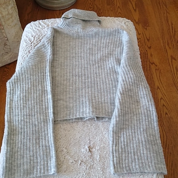Divided Turtleneck Sweater - Picture 6 of 11
